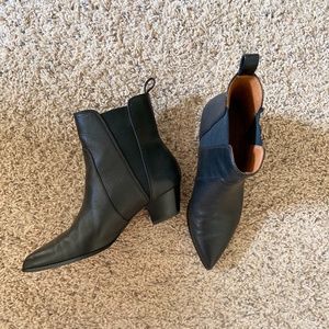 & Other Stories Pointed Heeled Chelsea Booties